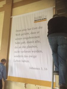 Anbringen der Banner