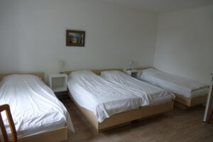 Familien-Schlafzimmer mit Blick aufs Plateau